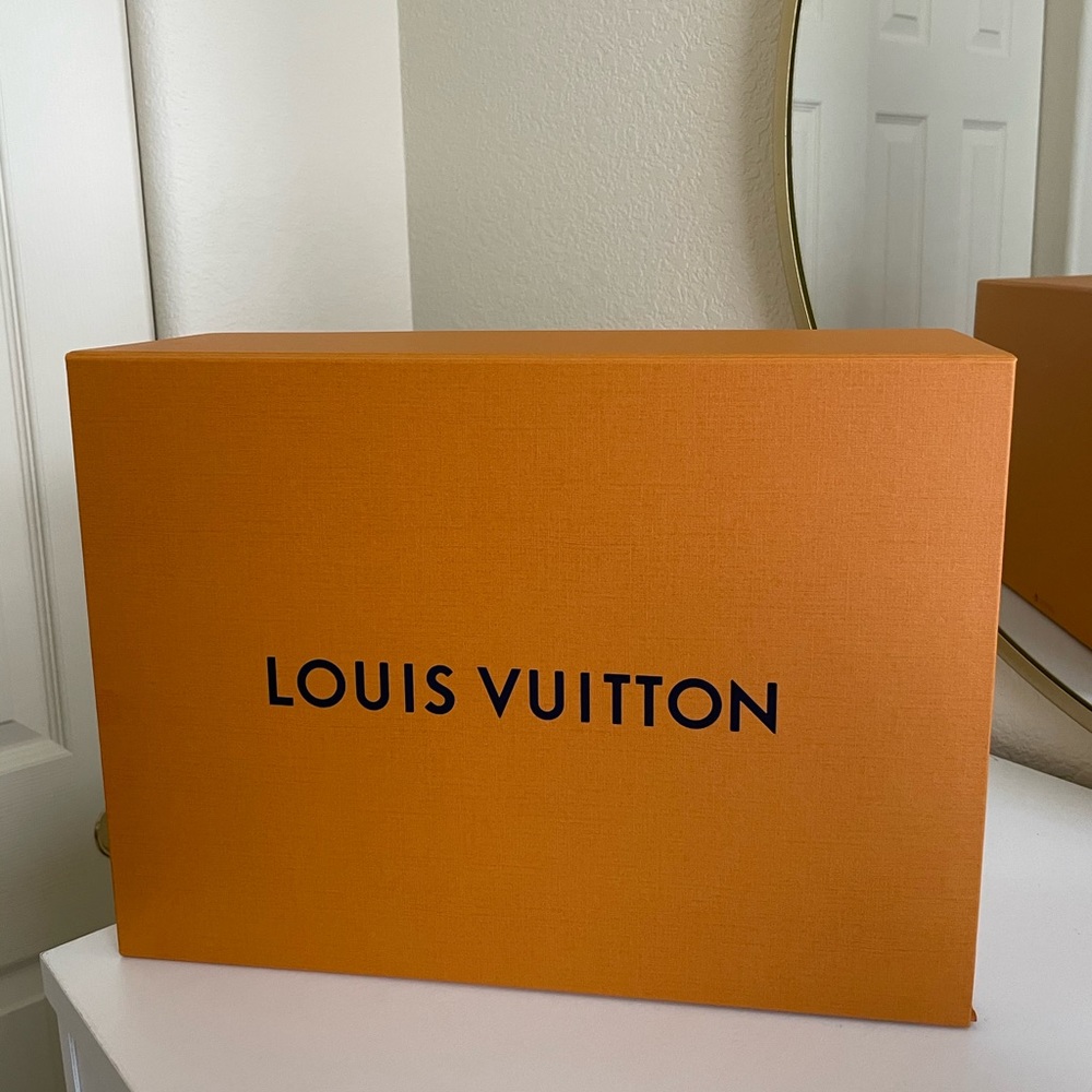Louis Vuitton box